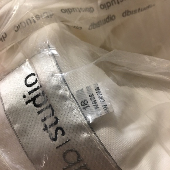 Wedding dress - Picture 3 of 3